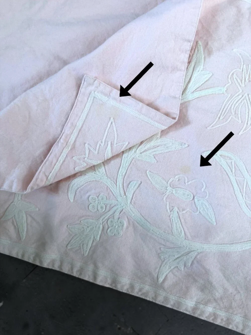 Williams Sonoma Pink Embroidered Floral Table Runner Cottagecore Decor 16